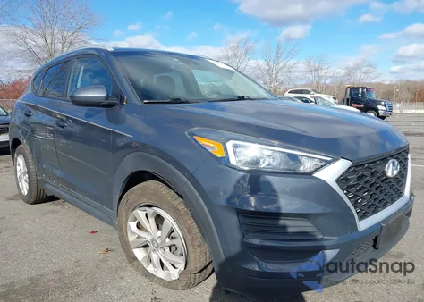 2020 Hyundai Tucson Value z USA, uszkodzony, nr VIN KM8J3CA44LU231698